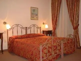 מלון Boutique Duomo 4*